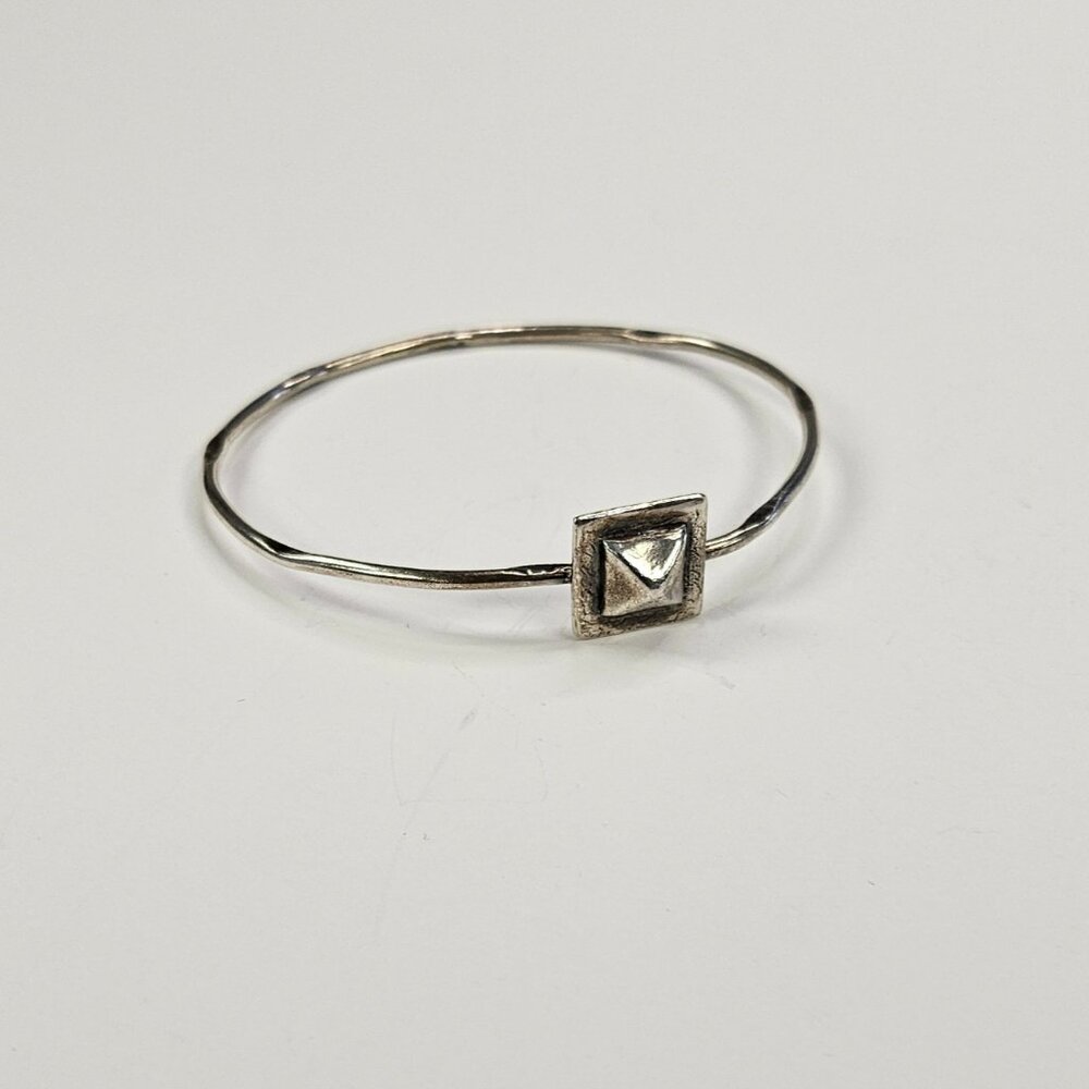 Karyn Chopik Solo Pyramid Bracelet